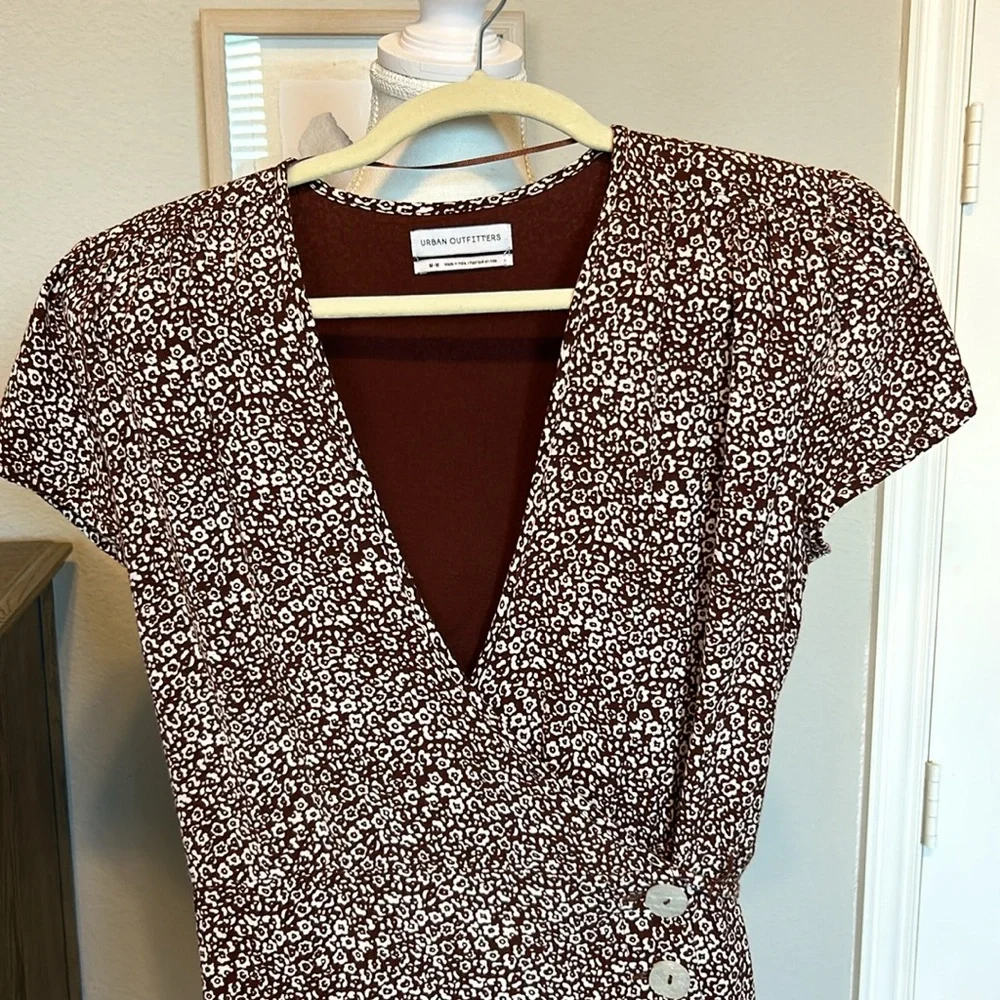 Urban Outfitter Wrap Romper Shorts Brown and Cream Size Medium - Picture 2 of 9